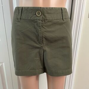 Loft 4” inseam shorts